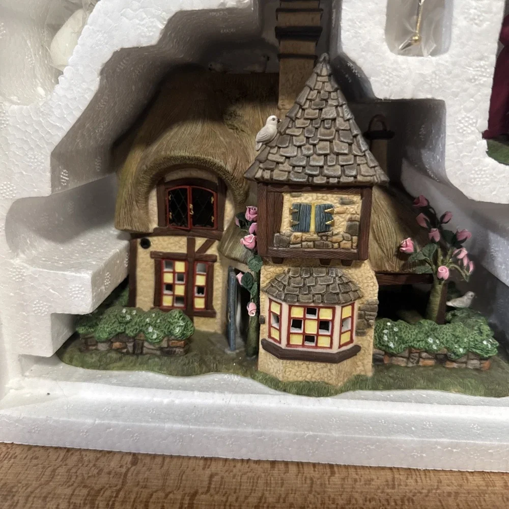 Department 56 Dickens' Village Series Lighted 